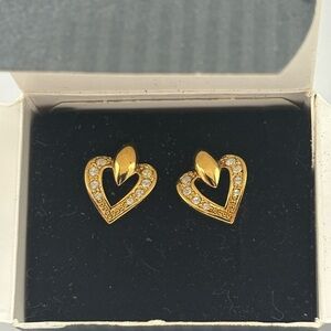 Vintage Avon Glistening Heart Earrings Gold Tone Rhinestones 1992 NIB